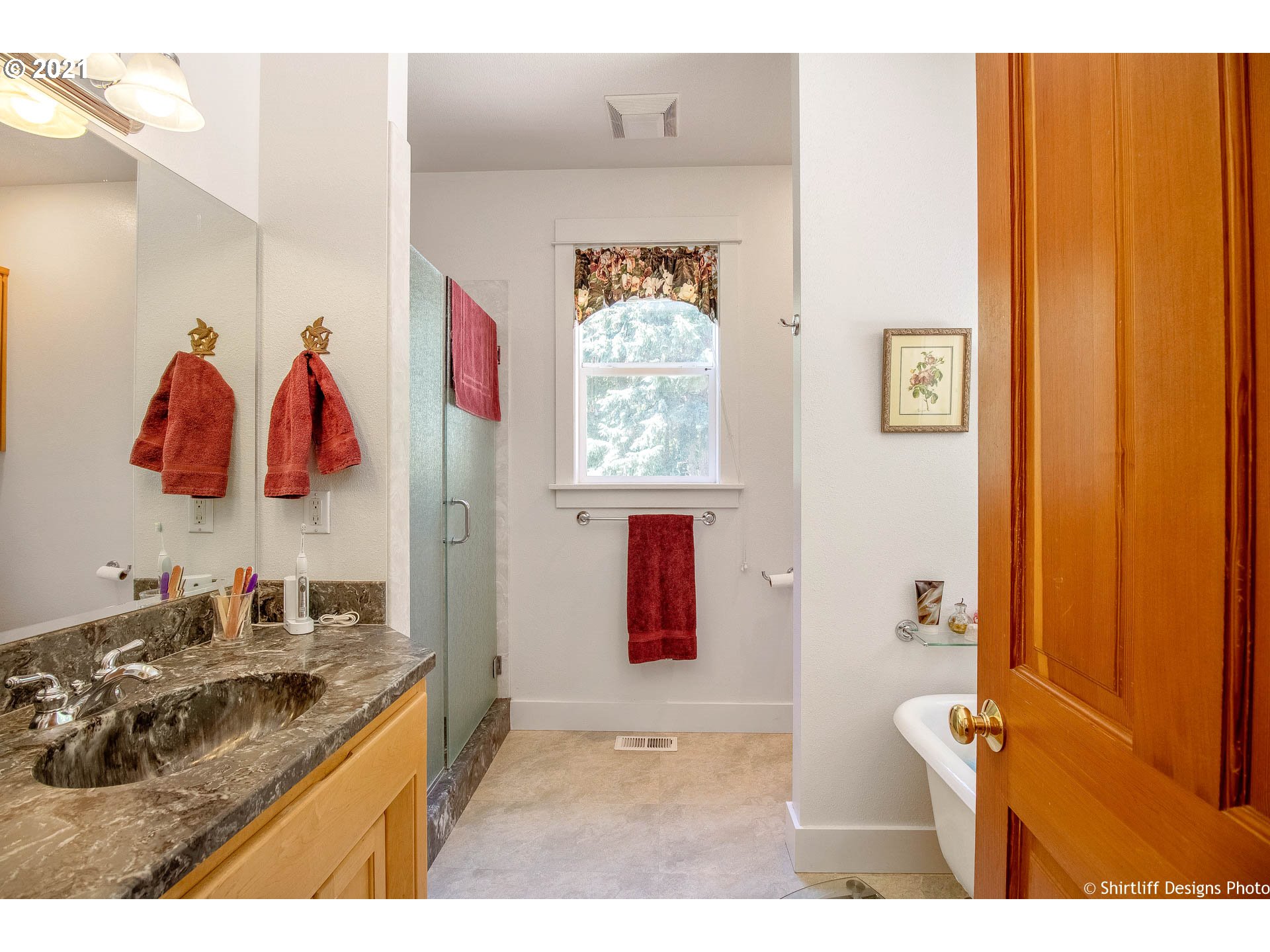 78058 Dorena Mountain Road Cottage Grove, OR 97424 - Photo 17 of 32 Gallery Image 17