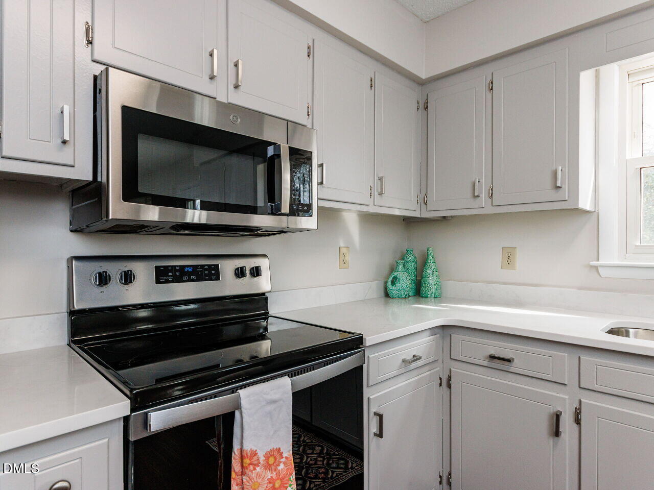 577 Corbett Road Clayton, NC 27520 - Photo 10 of 33 012-1280x960-kitchen