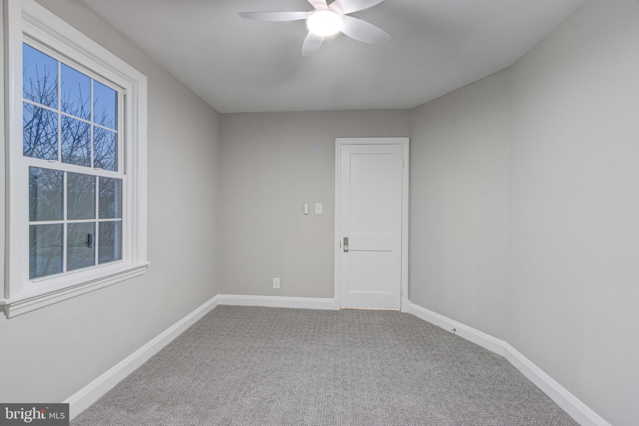 1202 Circle Drive Halethorpe, MD 21227 - Photo 25 of 36 an empty room with a window