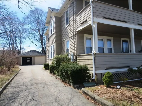 $1,850 | 537 Smithfield Road, North Smithfield, RI 02896