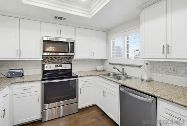 $699,995 | 16677 Diaz Drive, San Diego, CA 92128