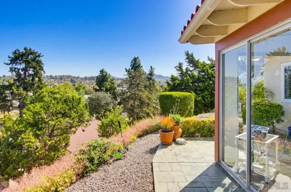 $699,995 | 16677 Diaz Drive, San Diego, CA 92128