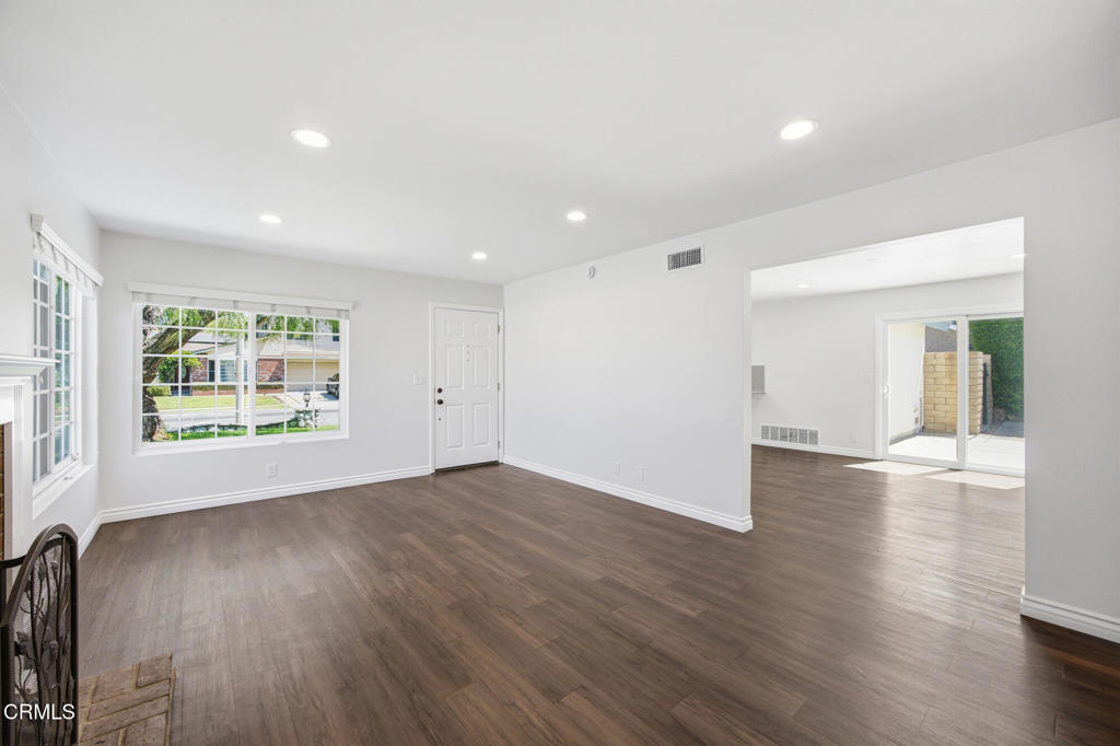 6466 Hope Street Simi Valley, CA 93063 - Photo 9 of 28 Gallery Image 9