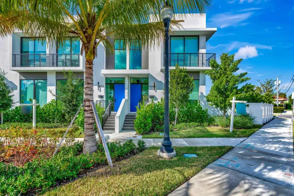 $16,500 | 1901 Dock Street, West Palm Beach, FL 33401