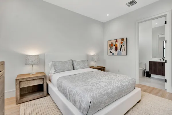 $16,500 | 1901 Dock Street, West Palm Beach, FL 33401