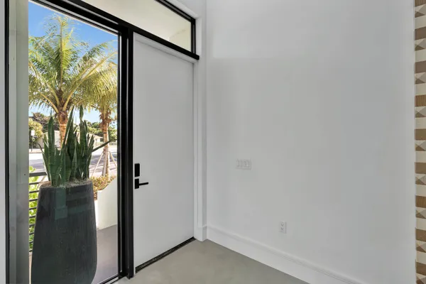 $16,500 | 1901 Dock Street, West Palm Beach, FL 33401