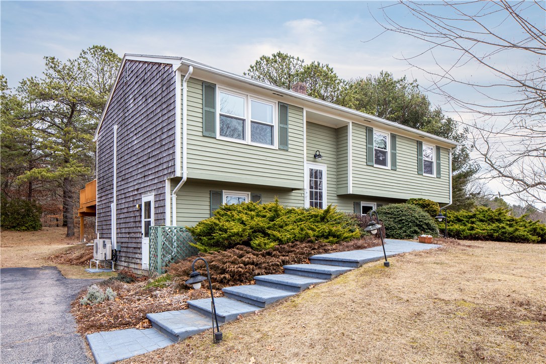 21 West Shannock Road Richmond, RI 02875 - Photo 3 of 22