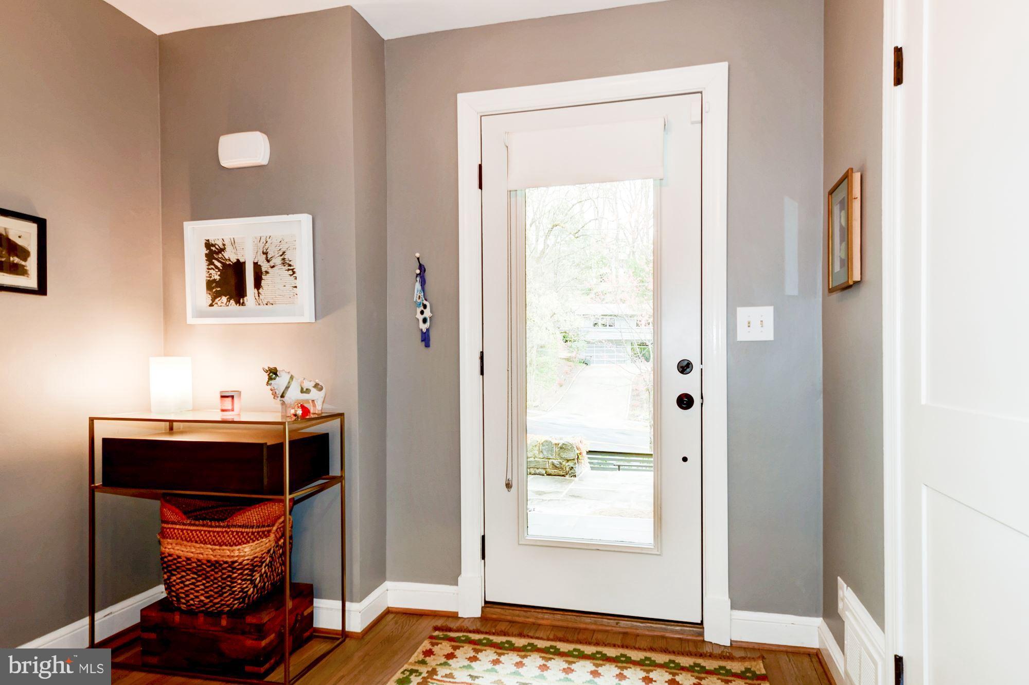 3024 Arizona Avenue Northwest Washington, DC 20016 - Photo 3 of 29 Foyer