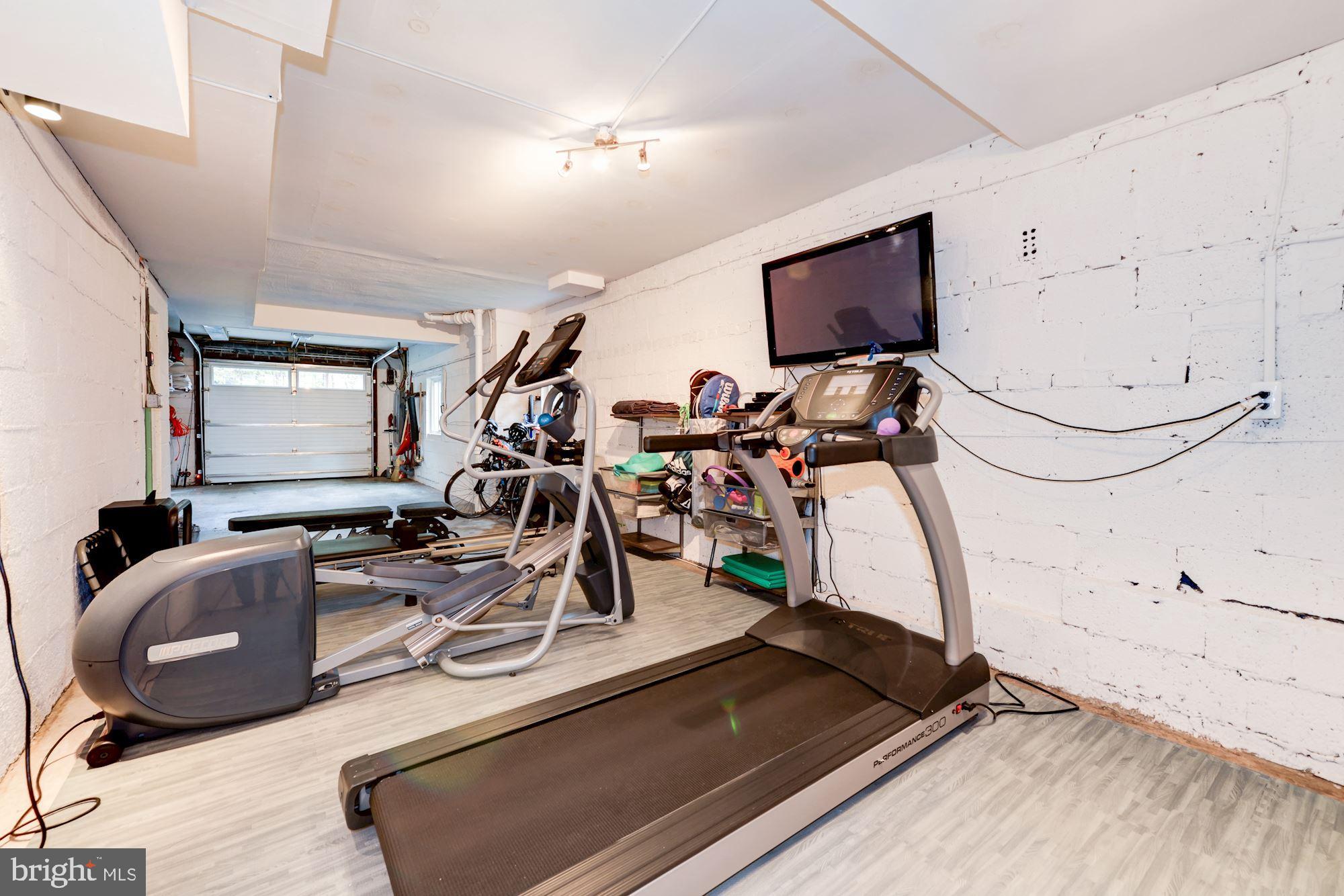 3024 Arizona Avenue Northwest Washington, DC 20016 - Photo 24 of 29 Expansive Garage