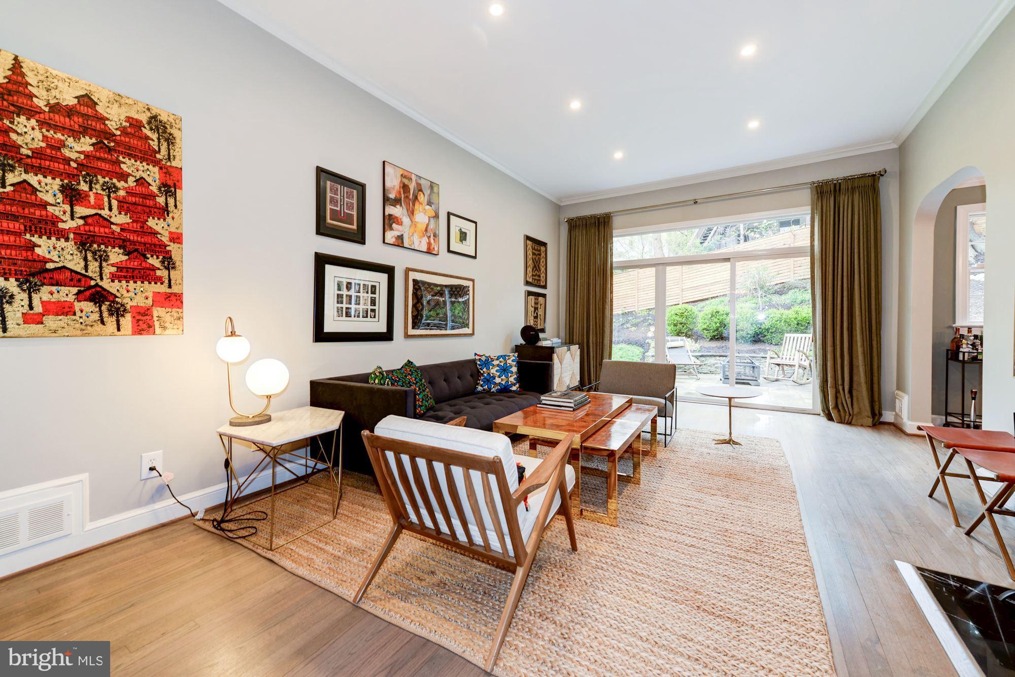 3024 Arizona Avenue Northwest Washington, DC 20016 - Photo 4 of 29 Living Room