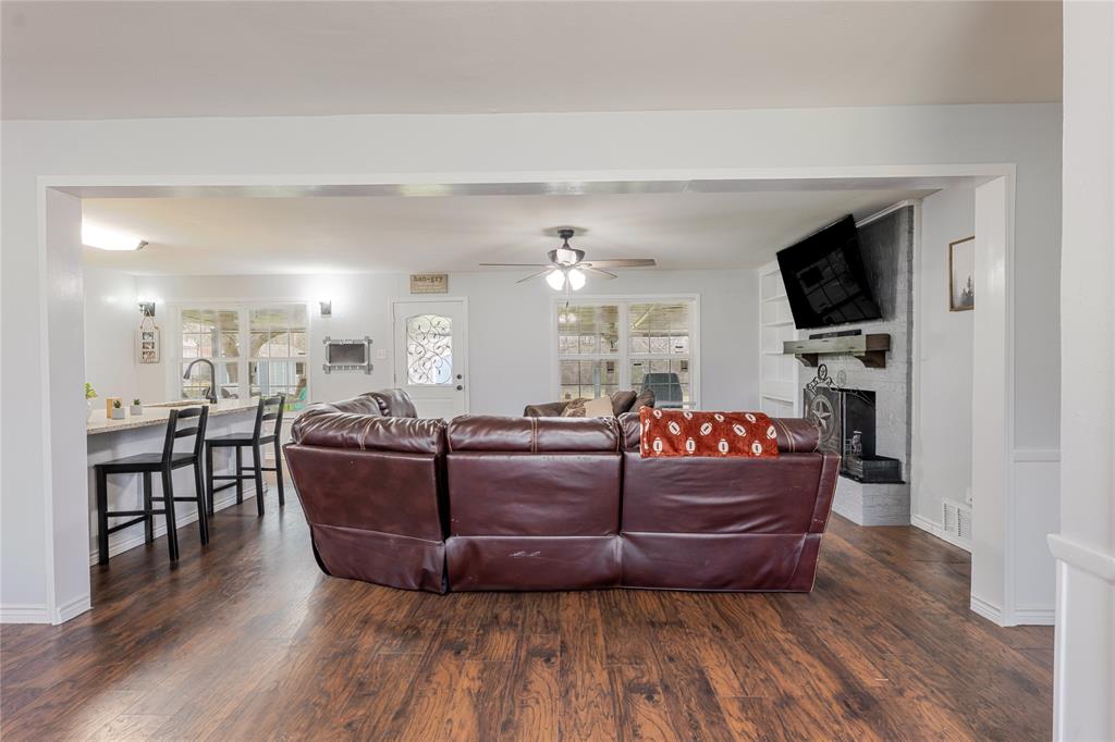 208 Yucca Drive Weatherford, TX 76087 - Photo 9 of 37