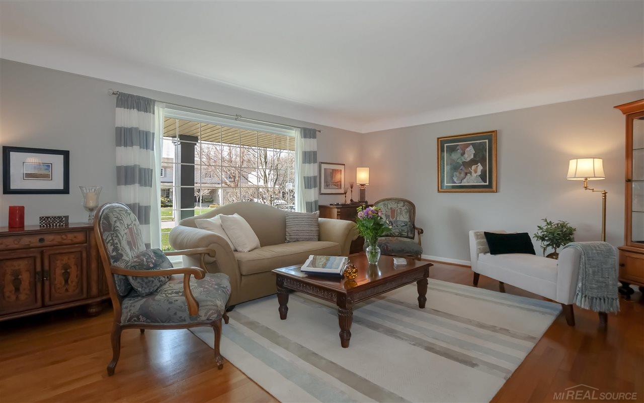 692 Canterbury Road Grosse Pointe Woods, MI 48236 - Photo 8 of 65