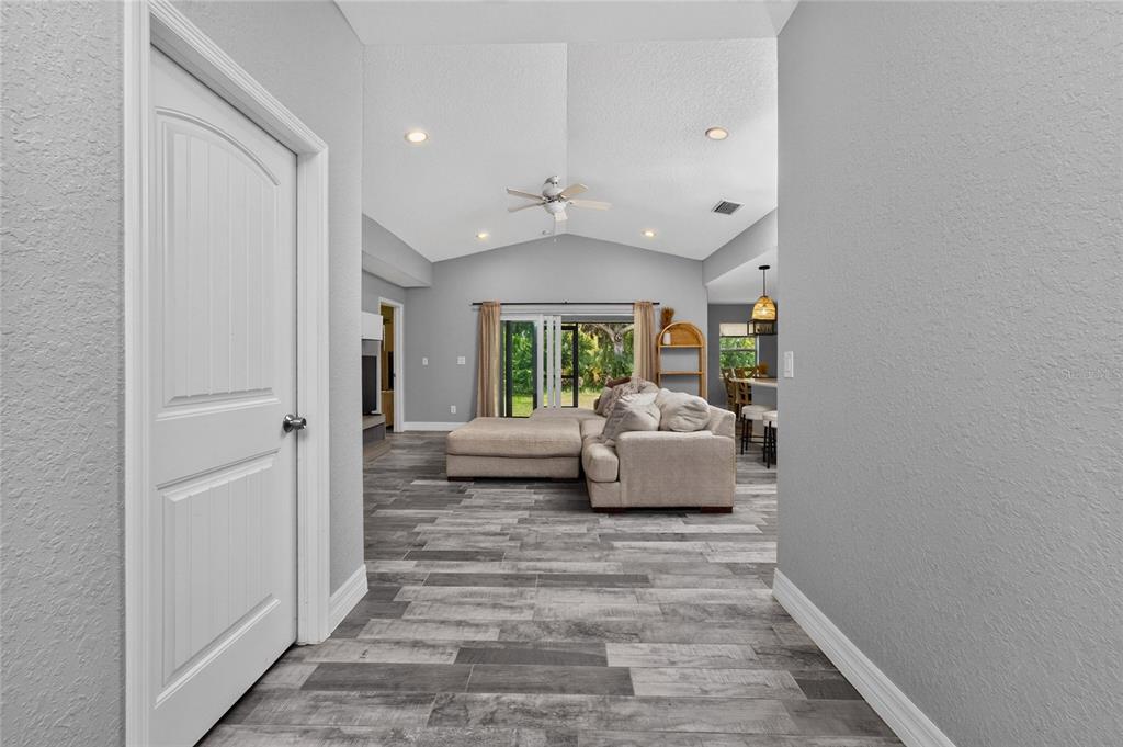 310 Albatross Road Rotonda West, FL 33947 - Photo 9 of 48 Gallery Image 9