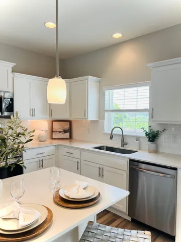 $314,900 | 235 Dry Creek Commons Drive, Unit 206, Goodlettsville, TN 37072