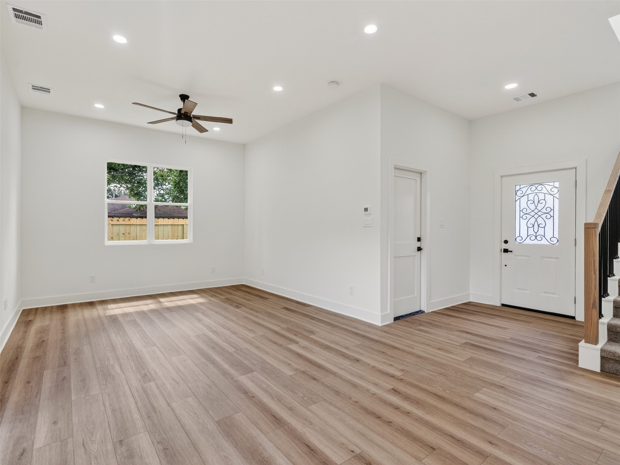 6801 Apollo Street, Unit A/B Houston, TX 77091 - Photo 9 of 37 Gallery Image 9