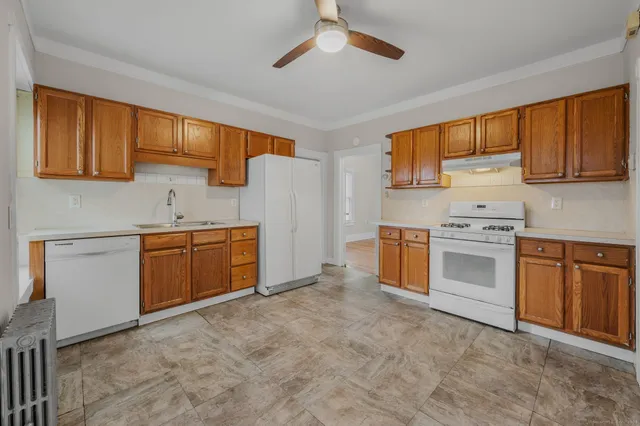 $2,000 | 245 Willetts Avenue, New London, CT 06320