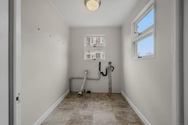 $2,000 | 245 Willetts Avenue, New London, CT 06320