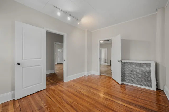 $2,000 | 245 Willetts Avenue, New London, CT 06320