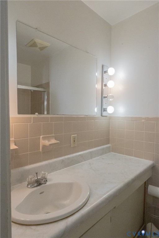 309 Old Plank Road Kenbridge, VA 23944 - Photo 39 of 45 Integrated vanity with an oval sink, wall-mounted