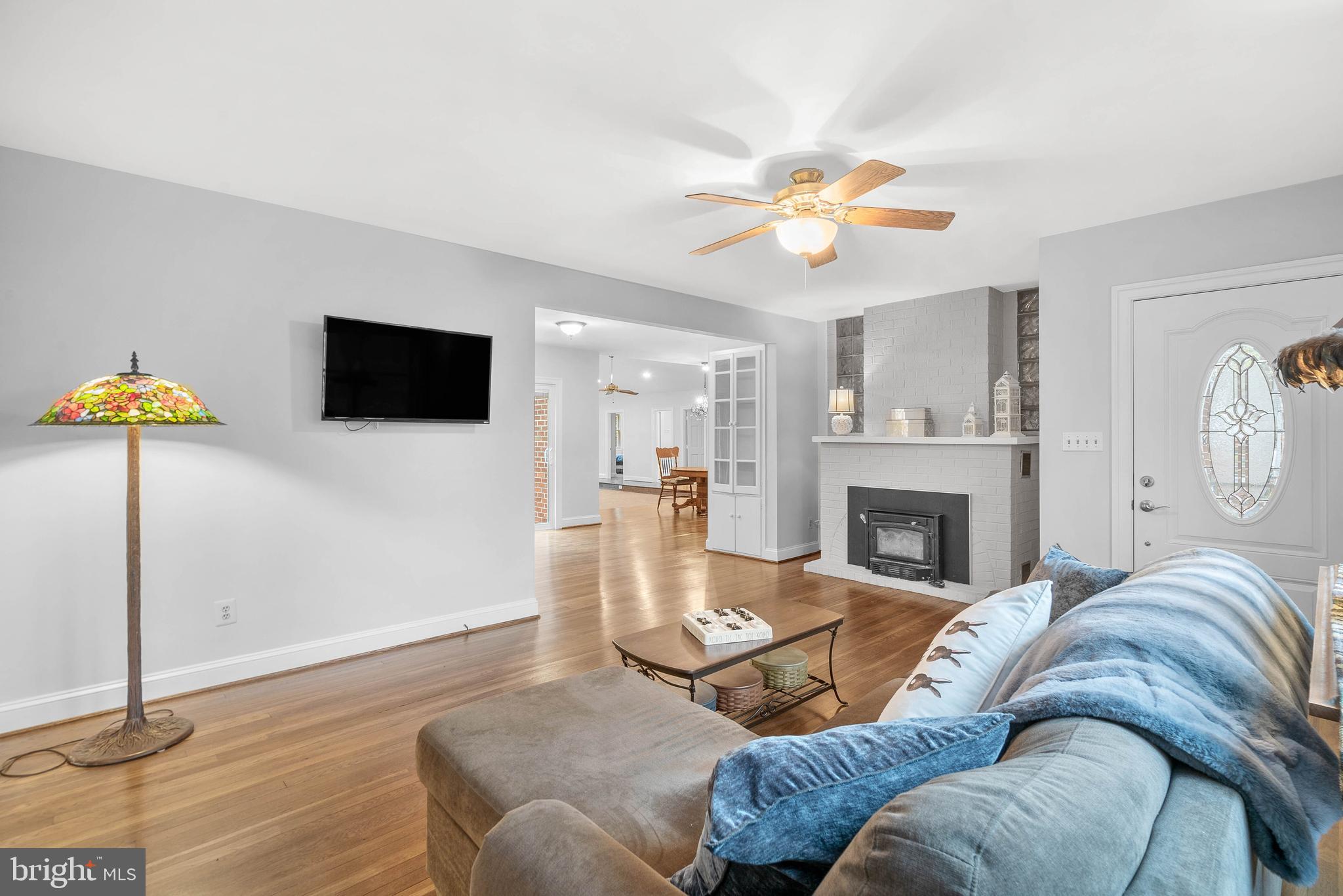 1210 Ednor Road Silver Spring, MD 20905 - Photo 2 of 49 Living Room