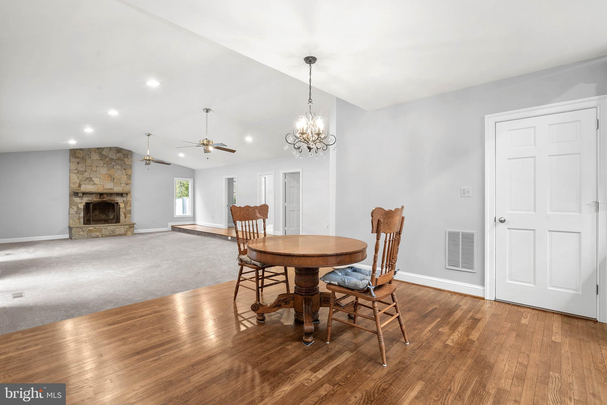 1210 Ednor Road Silver Spring, MD 20905 - Photo 6 of 49 Breakfast Area