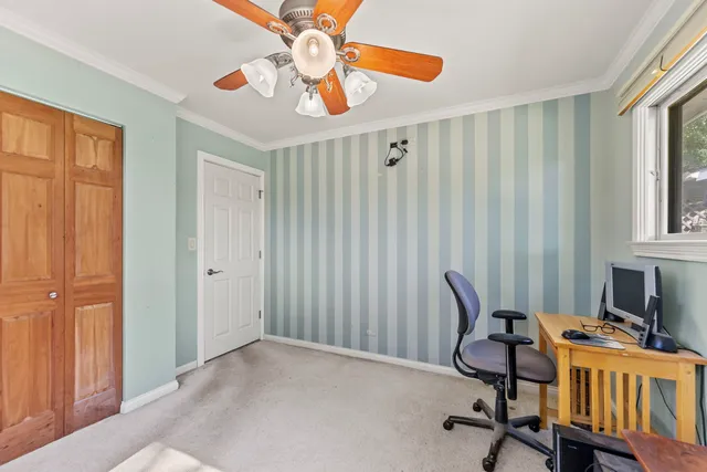 $279,900 | 422 Tanglewood Drive, Streamwood, IL 60107