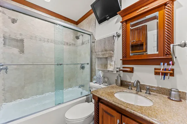 $279,900 | 422 Tanglewood Drive, Streamwood, IL 60107