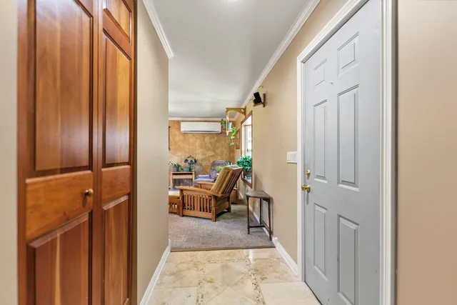 $279,900 | 422 Tanglewood Drive, Streamwood, IL 60107