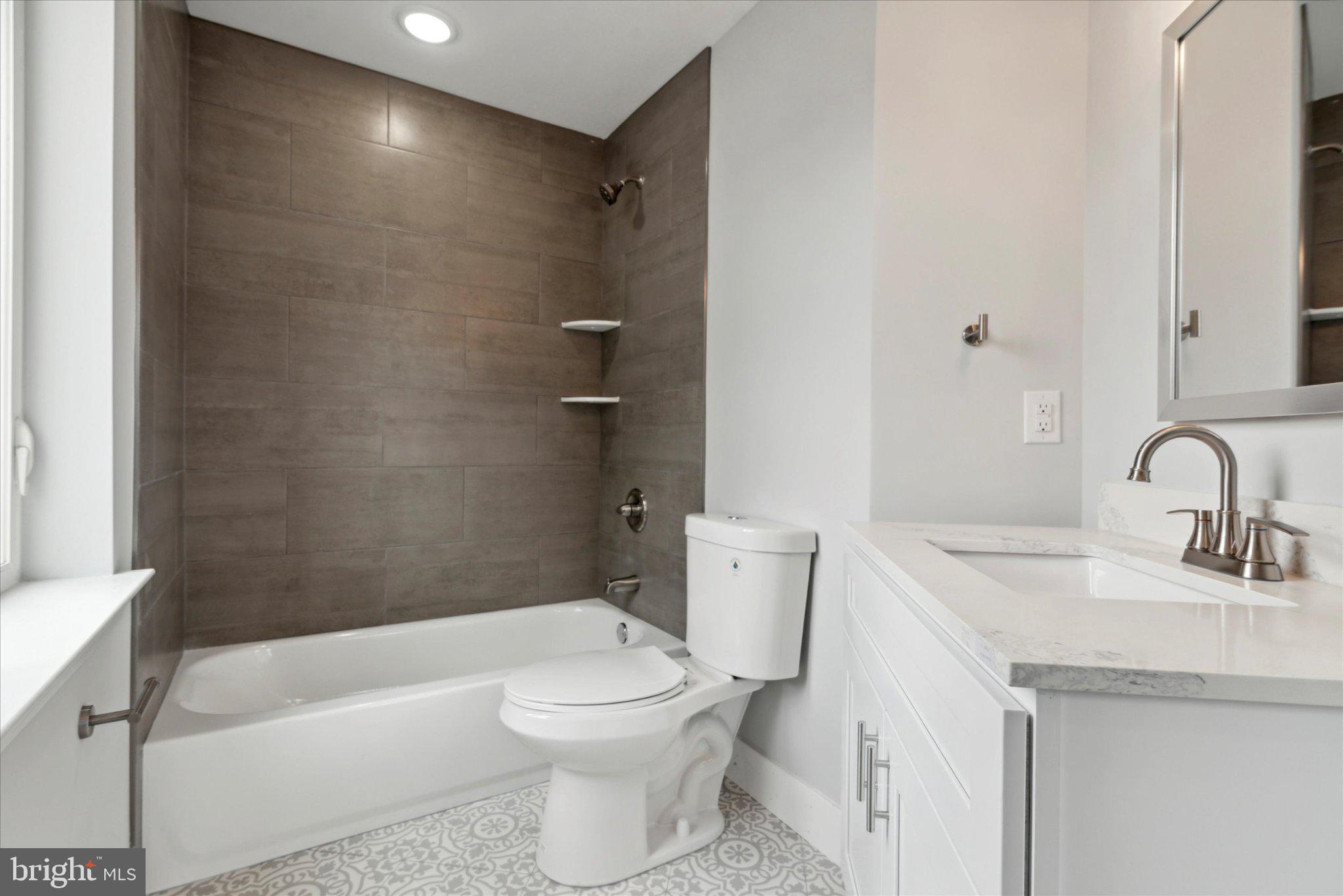 1600 Ridge Avenue Philadelphia, PA 19130 - Photo 19 of 26 Hall bathroom