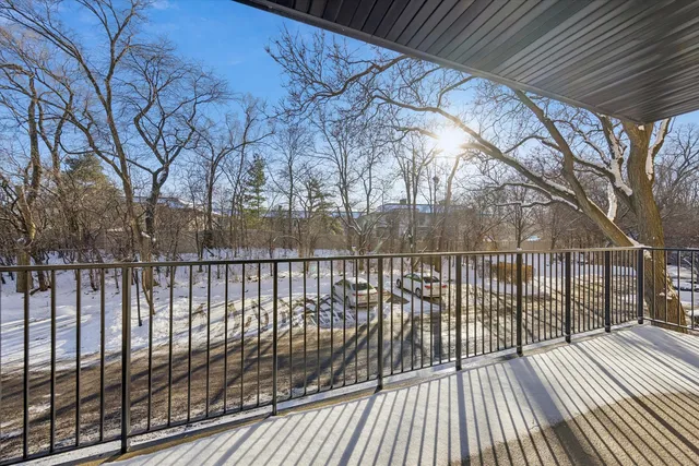 $229,900 | 1-s150 Spring Road, Unit 2I, Oak Brook, IL 60181