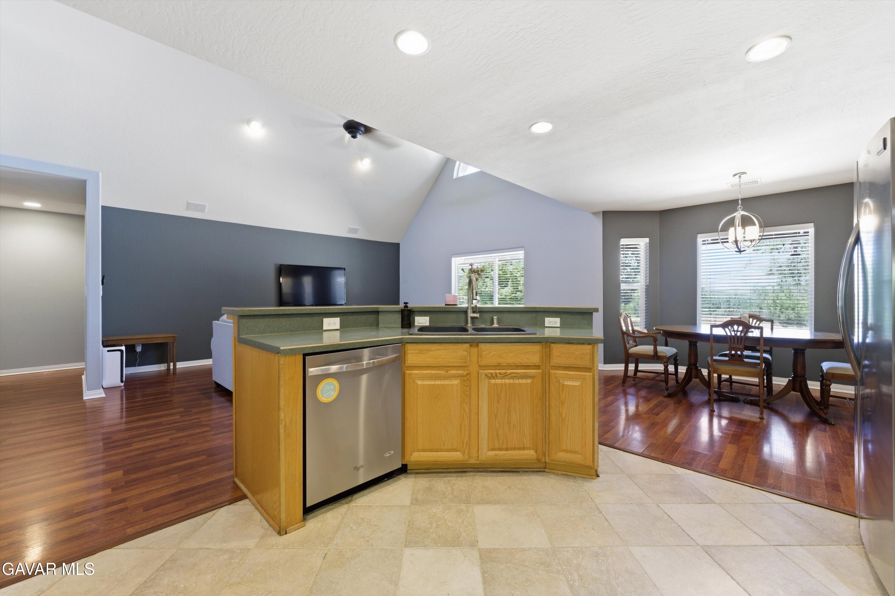 20761 Schout Road Tehachapi, CA 93561 - Photo 15 of 54 14-JYP04558