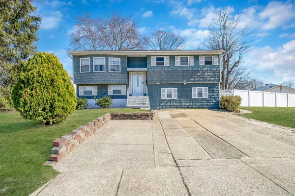 $699,000 | 27 Trader Lane, Brentwood, NY 11717