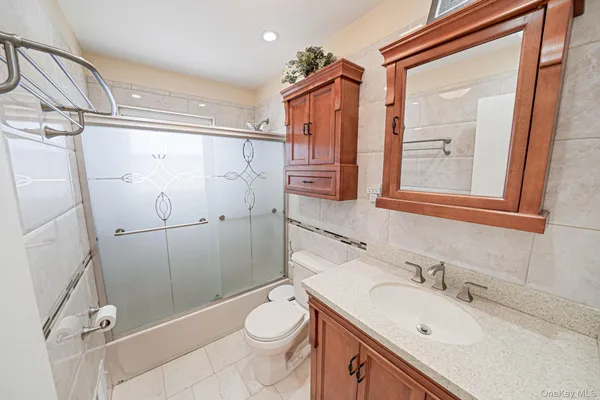 $699,000 | 27 Trader Lane, Brentwood, NY 11717