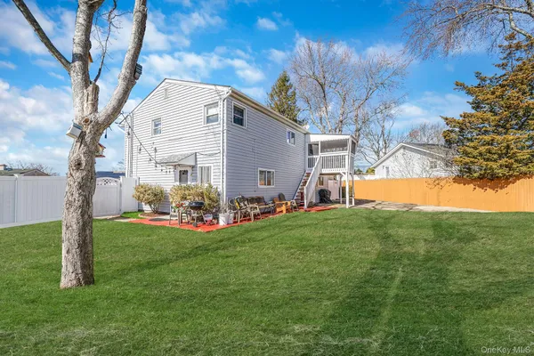 $699,000 | 27 Trader Lane, Brentwood, NY 11717