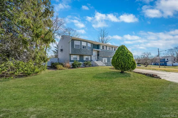 $699,000 | 27 Trader Lane, Brentwood, NY 11717