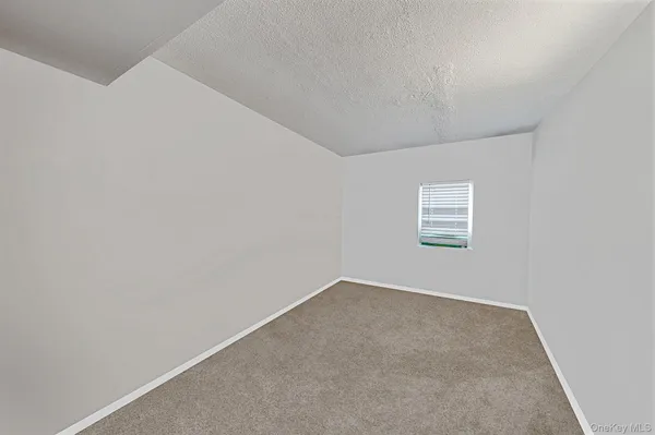 $699,000 | 27 Trader Lane, Brentwood, NY 11717