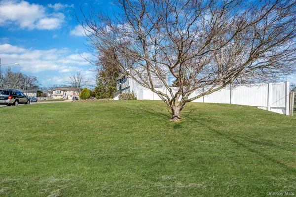 $699,000 | 27 Trader Lane, Brentwood, NY 11717