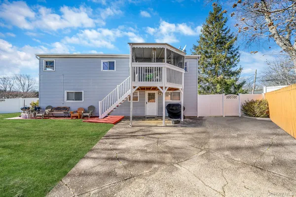 $699,000 | 27 Trader Lane, Brentwood, NY 11717