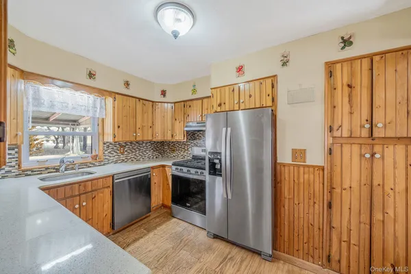 $699,000 | 27 Trader Lane, Brentwood, NY 11717