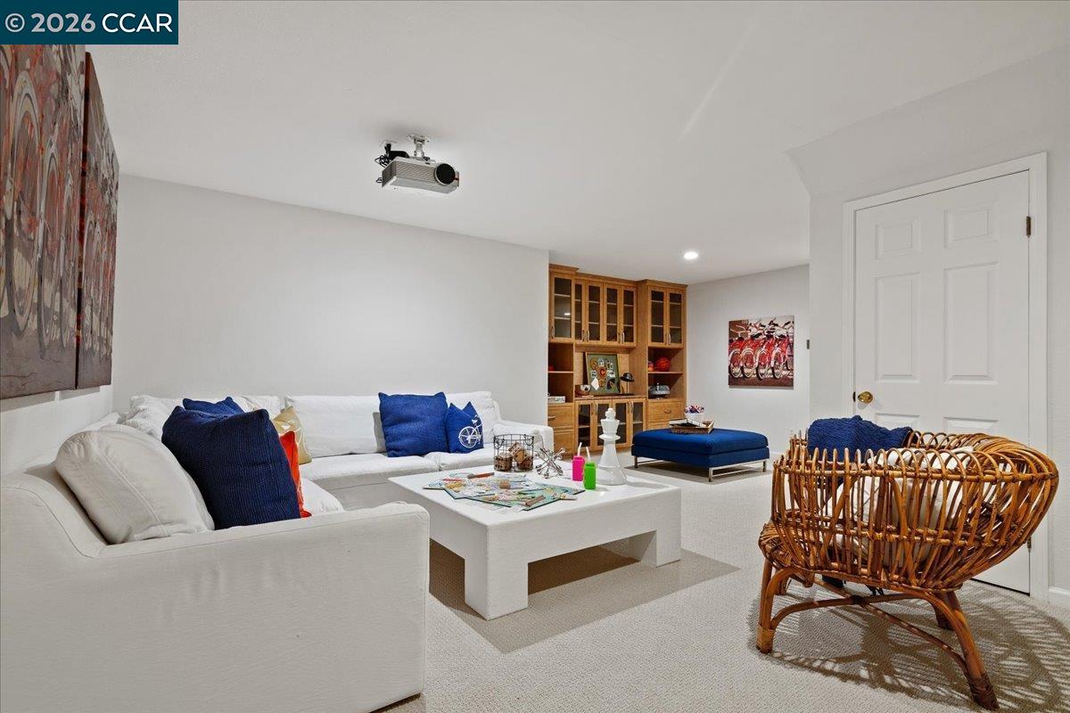 1076 North Thompson Road Lafayette, CA 94549 - Photo 27 of 44