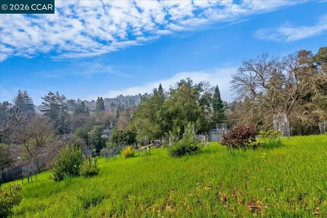 $2,550,000 | 1076 North Thompson Road, Lafayette, CA 94549