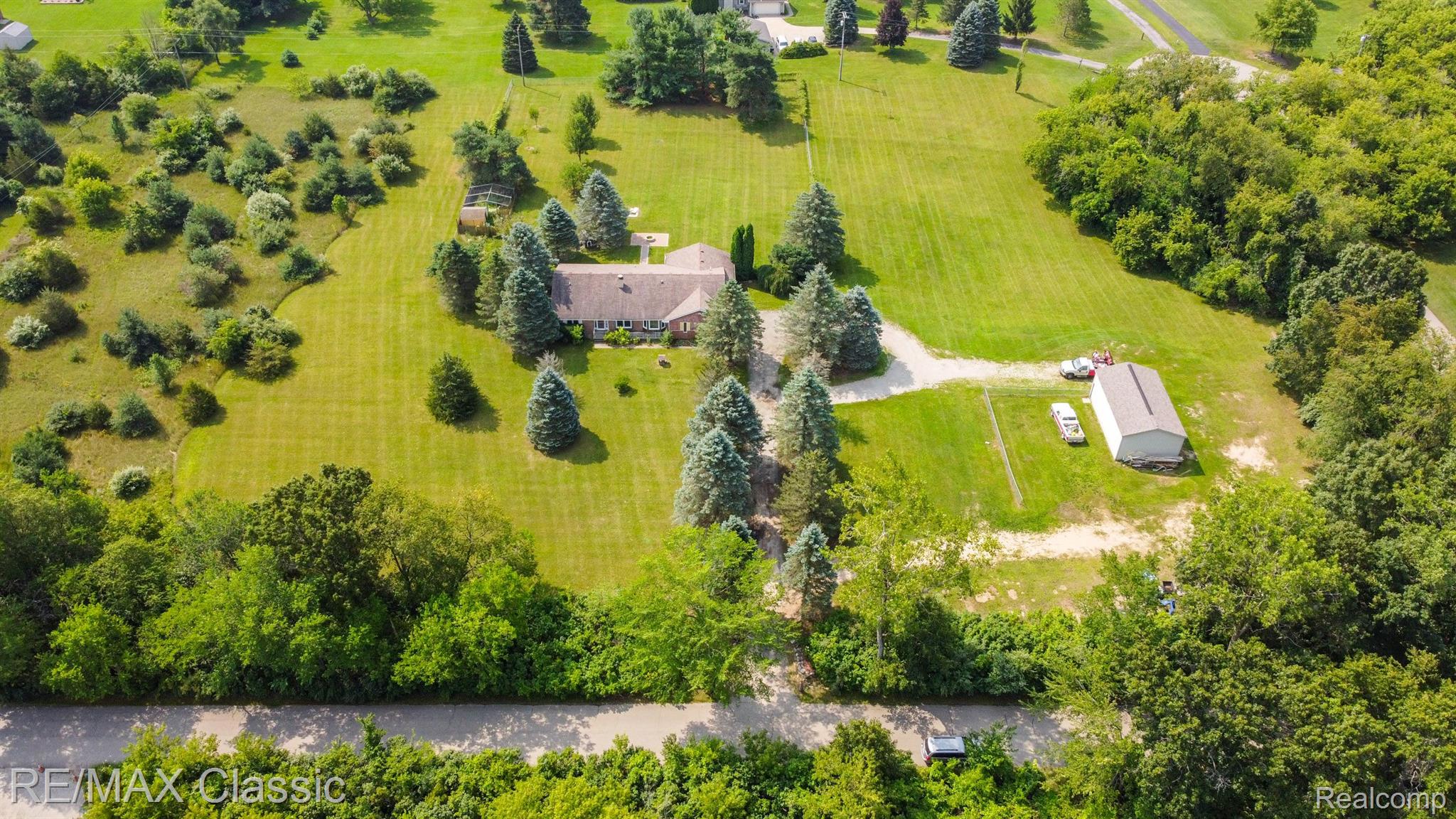 3347 Dunham Road Highland, MI 48357 - Photo 3 of 52 Gallery Image 3