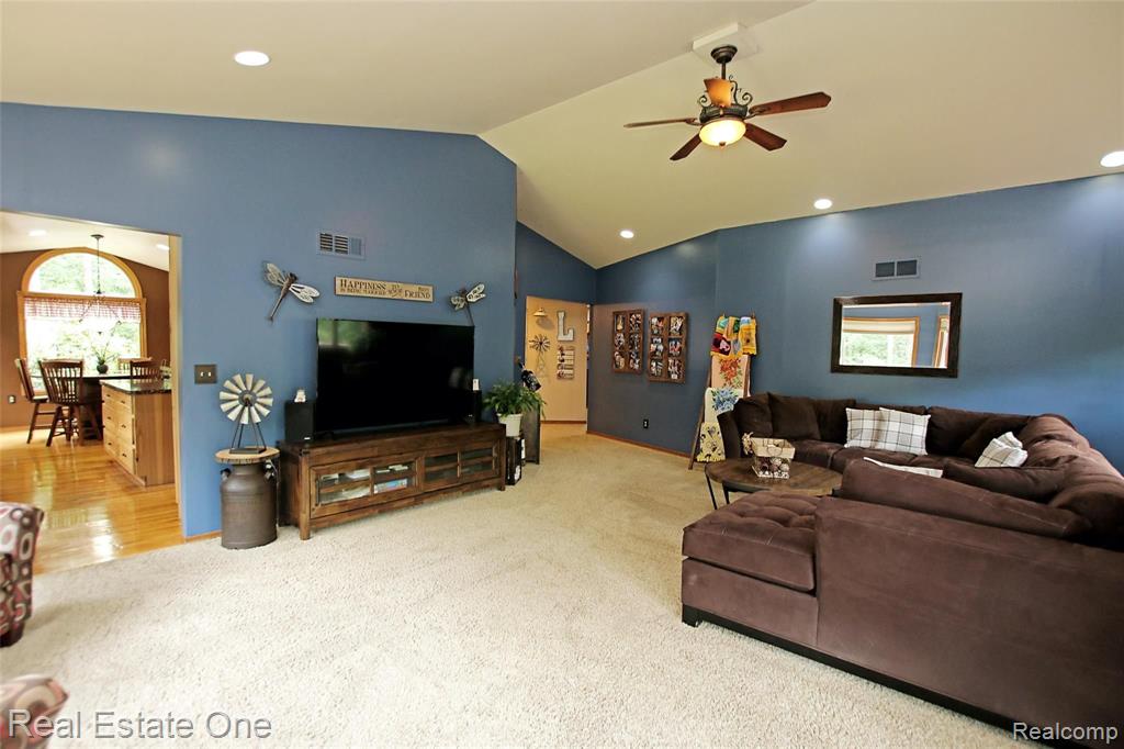 5621 Rochester Road Dryden, MI 48428 - Photo 17 of 52