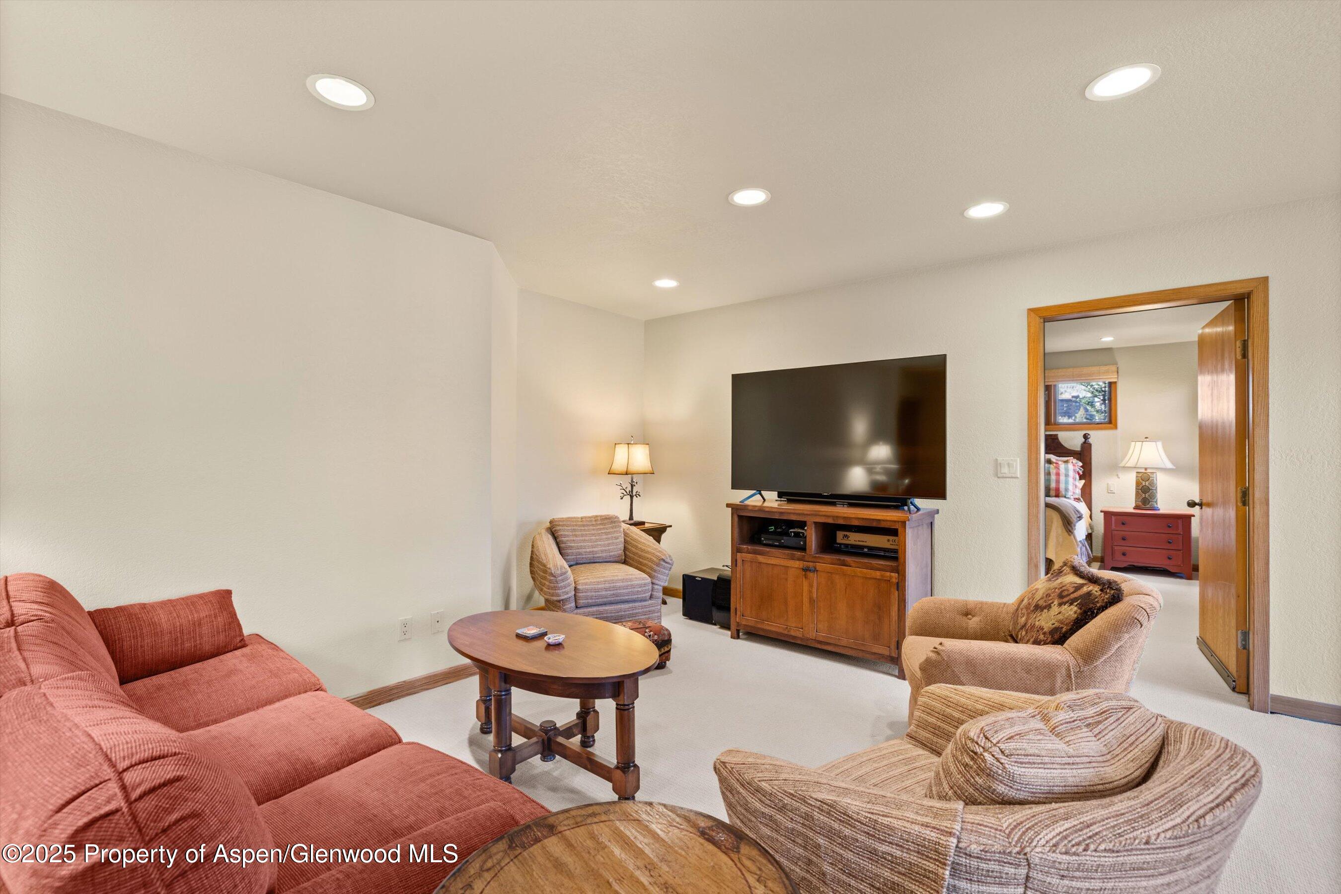 229 Faraway Road, Unit 35 Snowmass Village, CO 81615 - Photo 19 of 29 25-229FarawayRd_#35_2510_0956