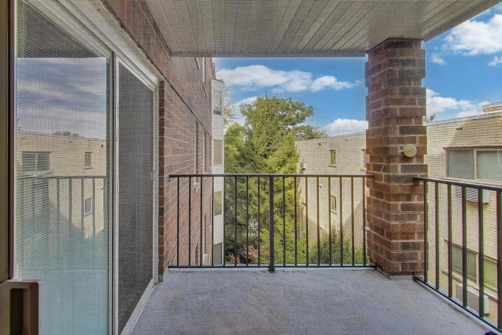 2720 Central Street, Unit 4C Evanston, IL 60201 - Photo 24 of 25 a view of a balcony