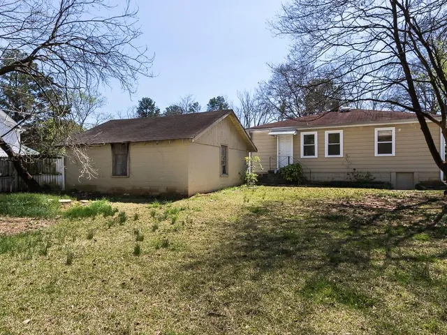 $1,995 | 1061 Dell Avenue Southeast, Smyrna, GA 30080