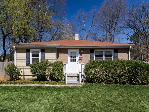 $1,995 | 1061 Dell Avenue Southeast, Smyrna, GA 30080