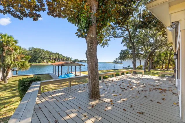 $1,200,000 | 19 Old Ferry Road, Shalimar, FL 32579