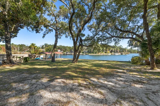 $1,200,000 | 19 Old Ferry Road, Shalimar, FL 32579