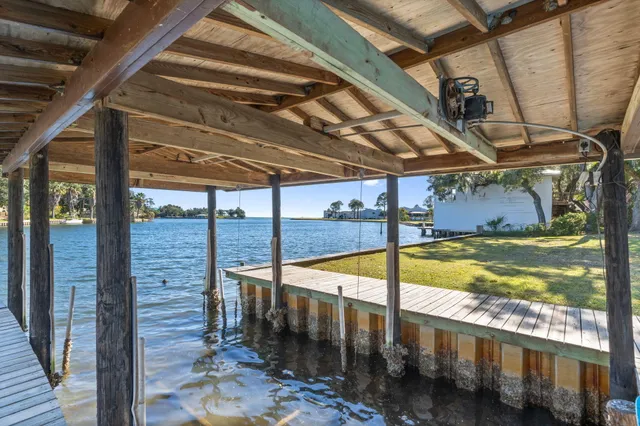 $1,200,000 | 19 Old Ferry Road, Shalimar, FL 32579